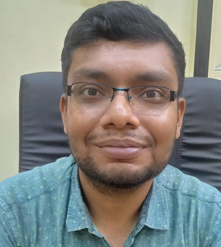 Dr Abhishek Roy-Oral and Maxillofacial Surgeon in Kasba. AestheticQ is a best dental clinic in kasba